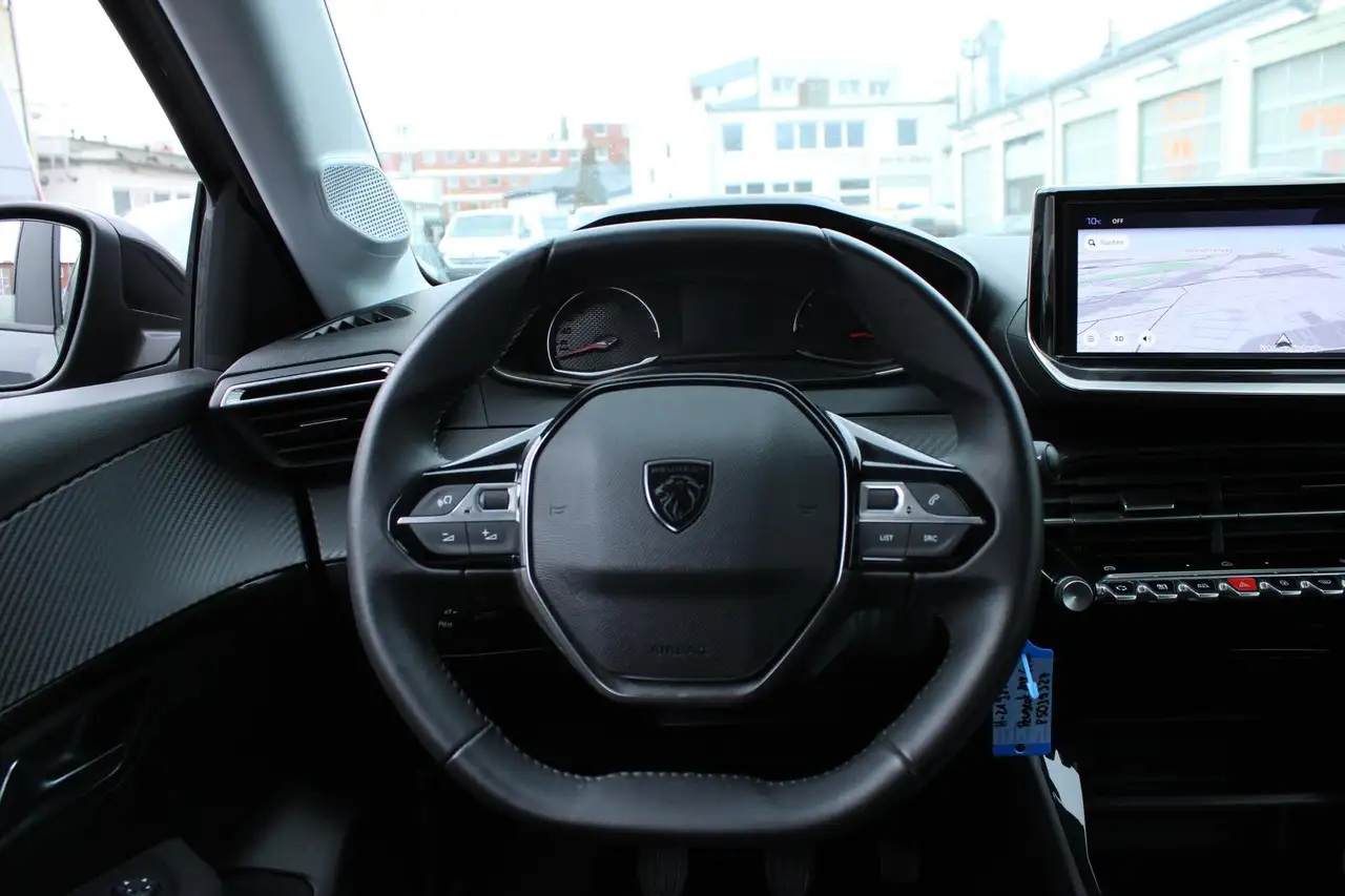 Peugeot 208 9