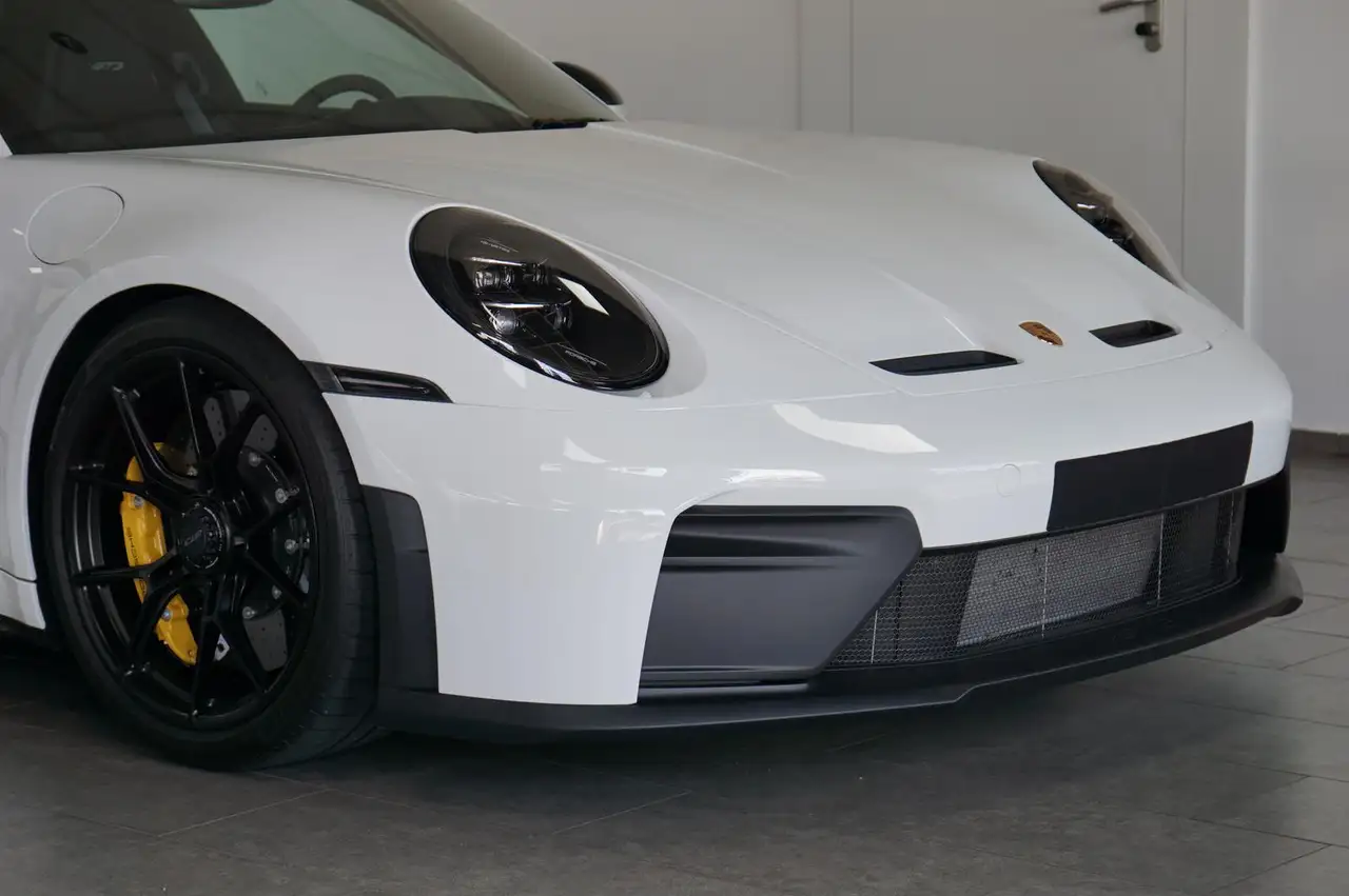 Porsche 992 5