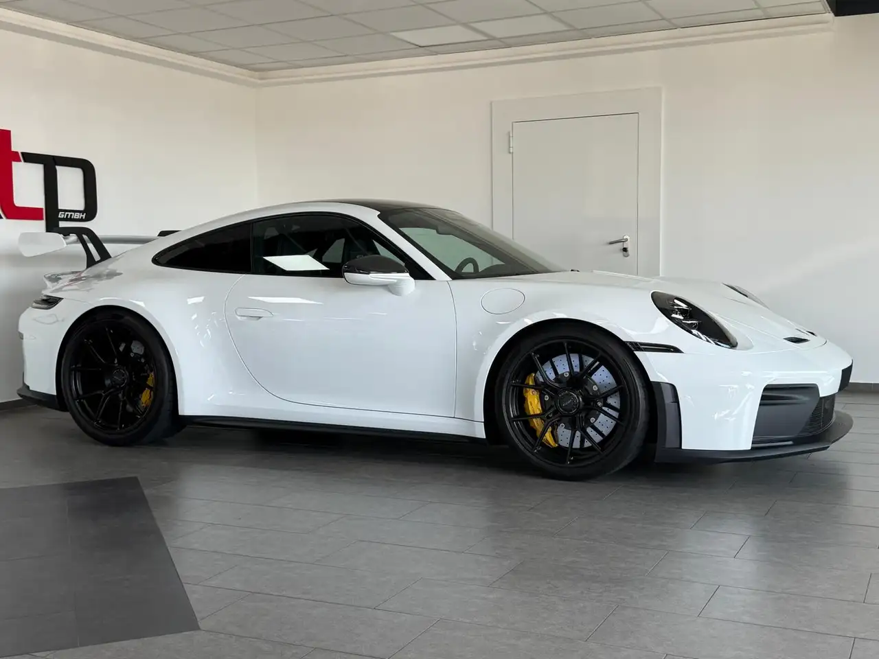 Porsche 992 11