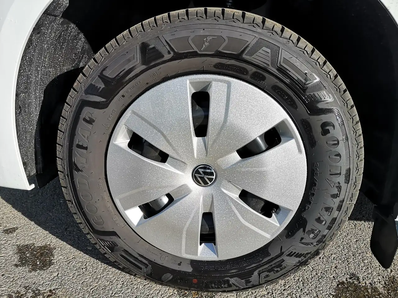Volkswagen T7 Transporter 3
