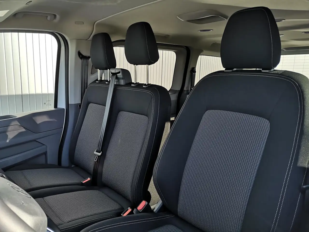 Volkswagen T7 Transporter 6