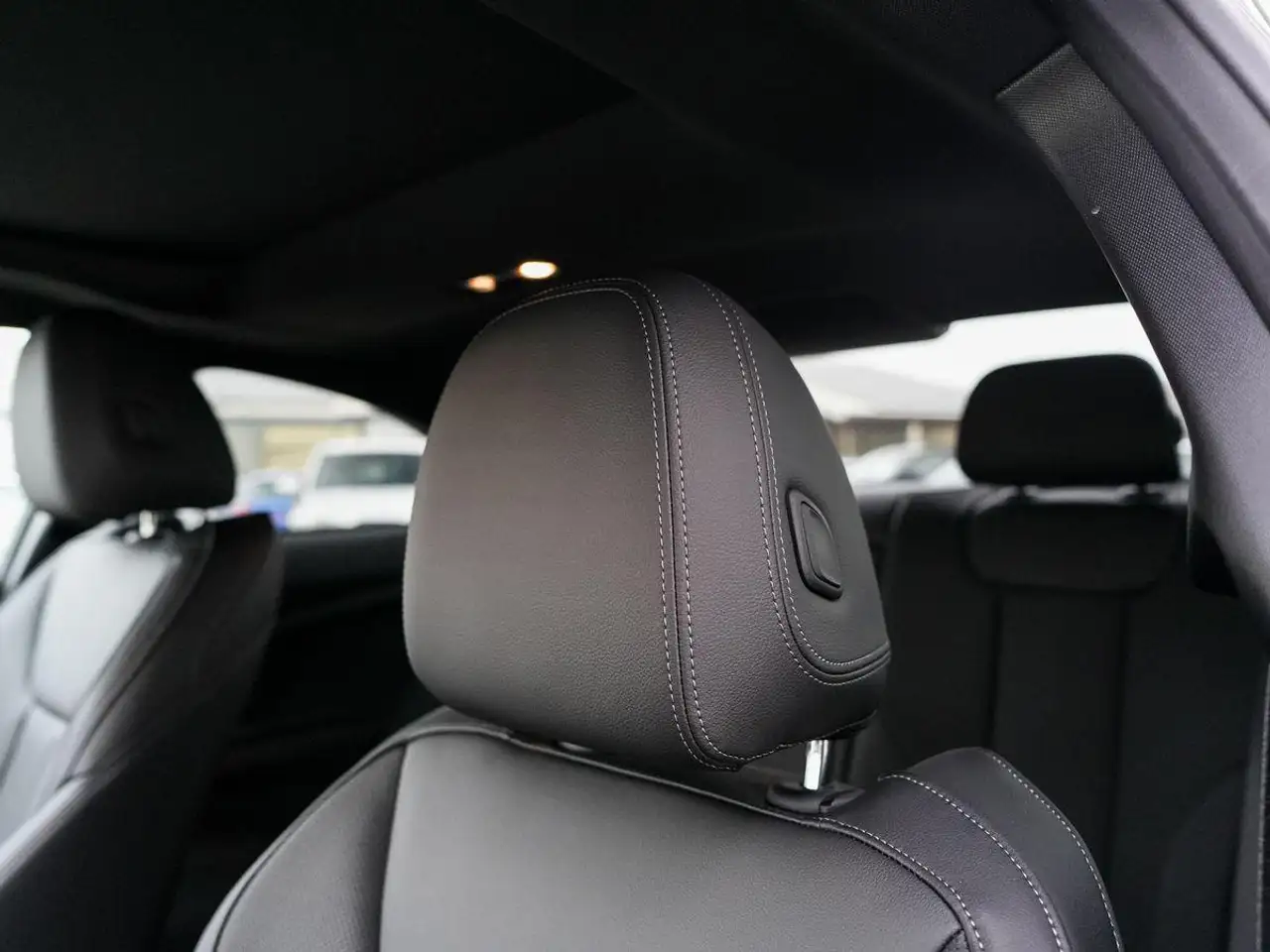 BMW 240 i 9