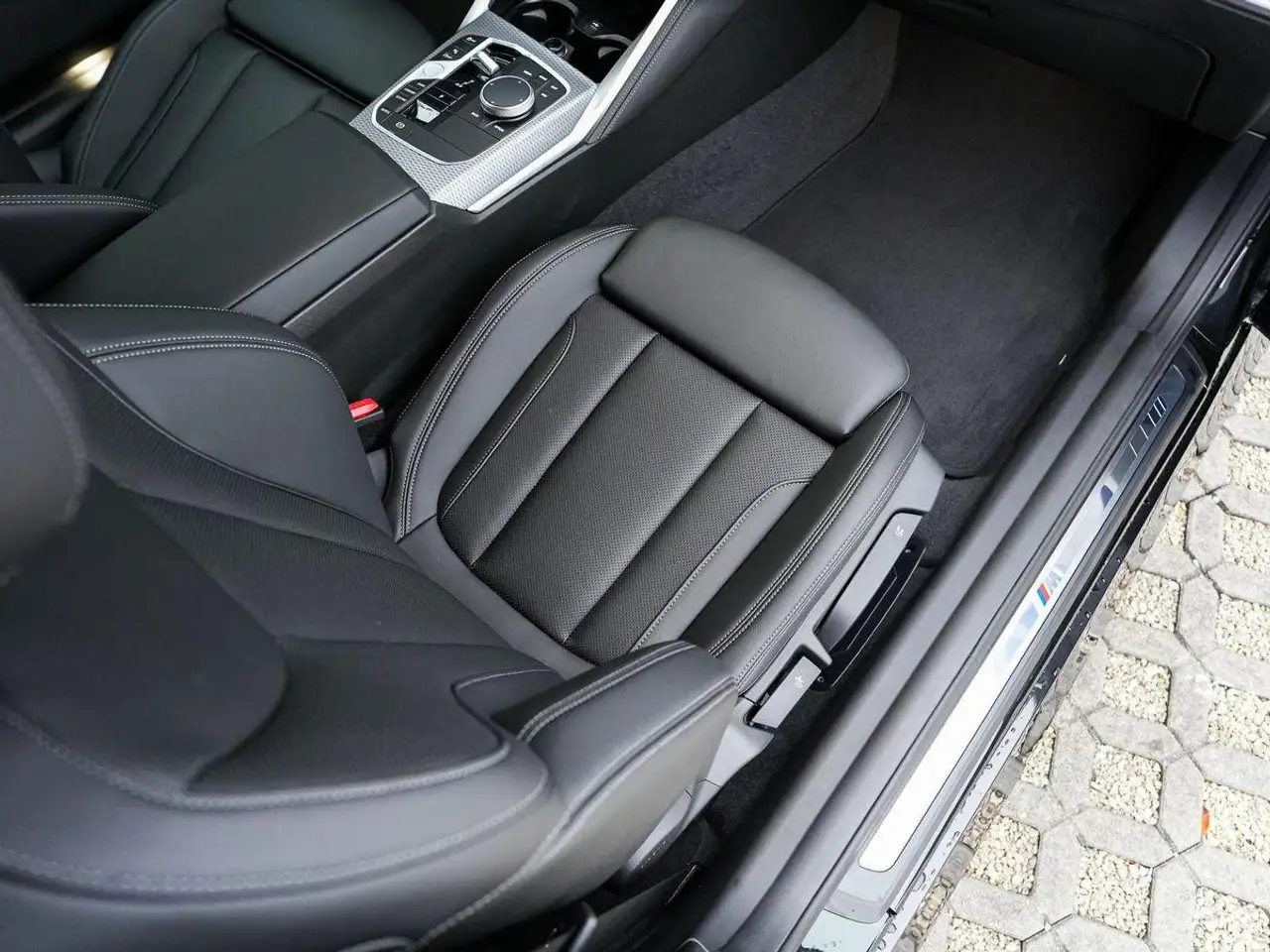 BMW 240 i 13