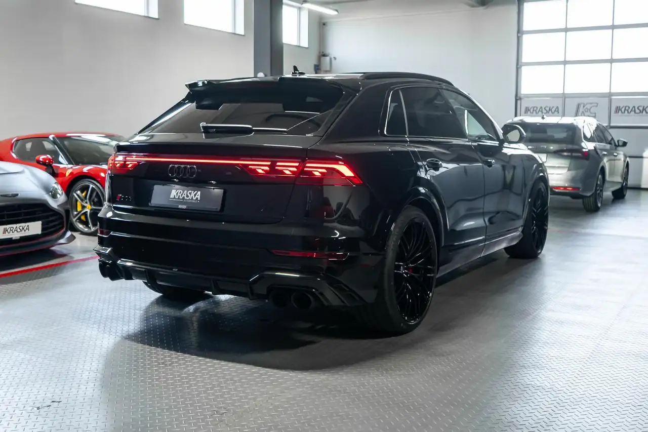 Audi SQ8 8