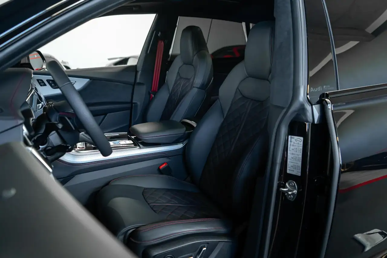 Audi SQ8 15