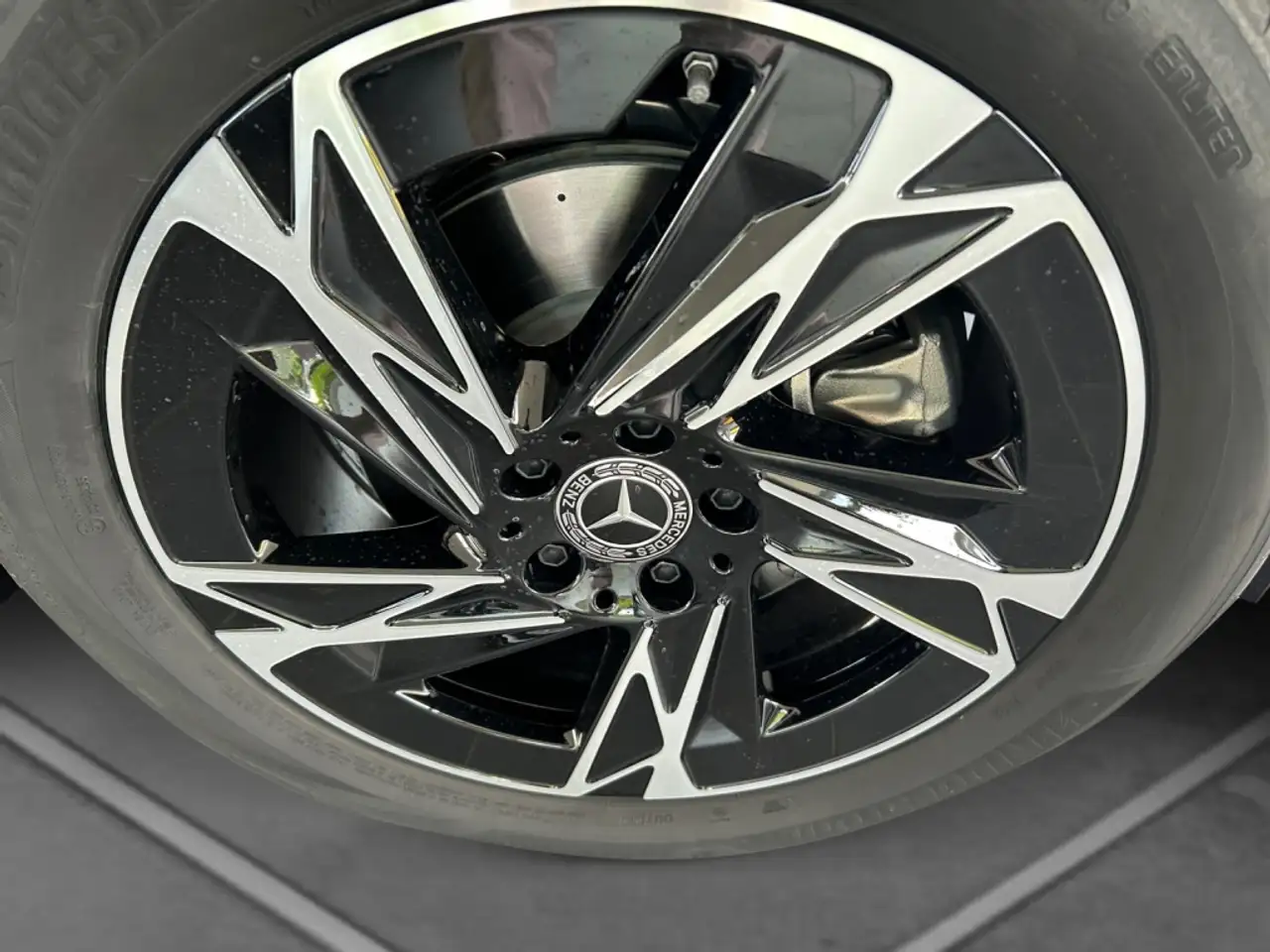 Mercedes-Benz GLB 200 5