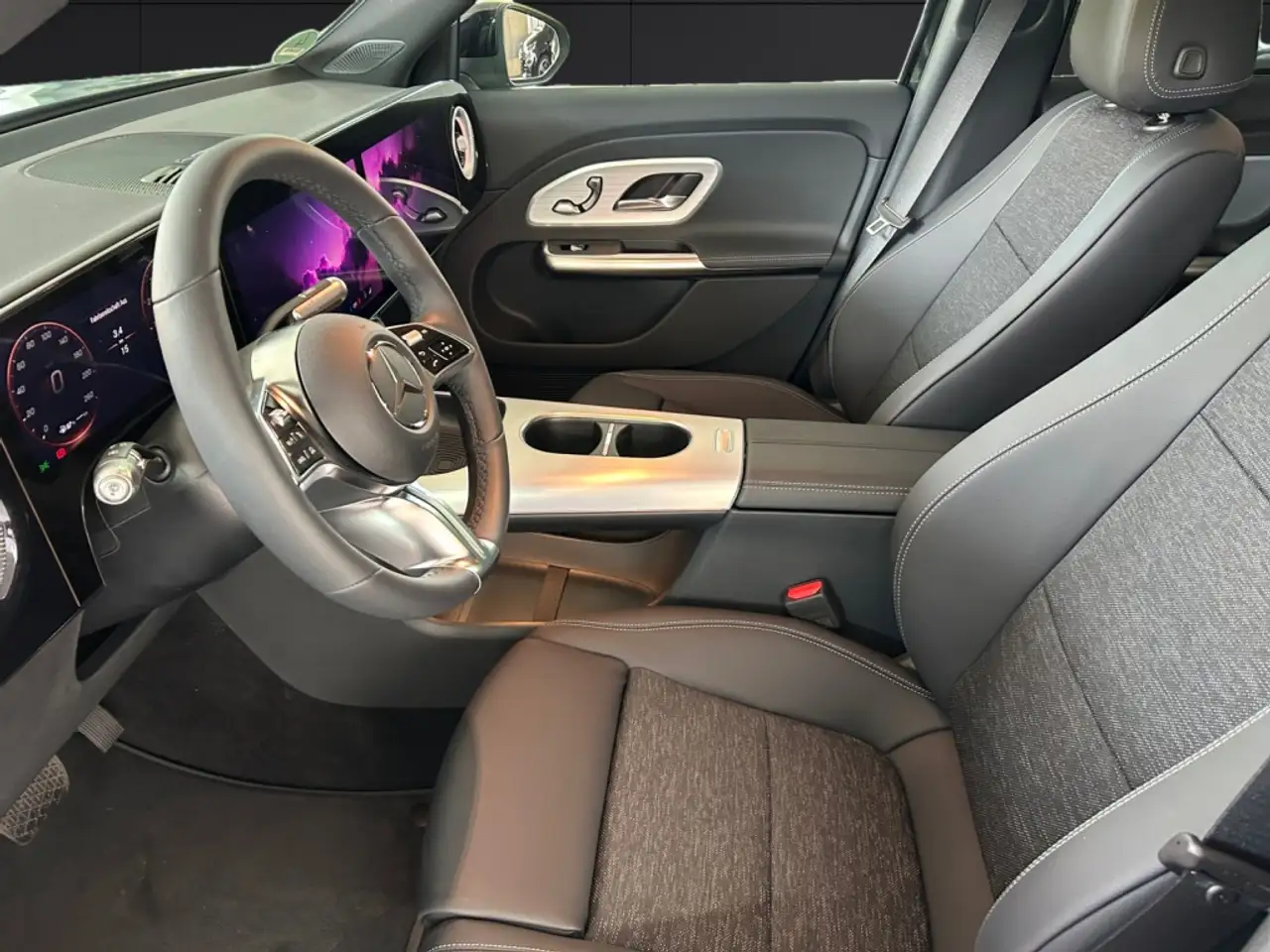 Mercedes-Benz GLB 200 8
