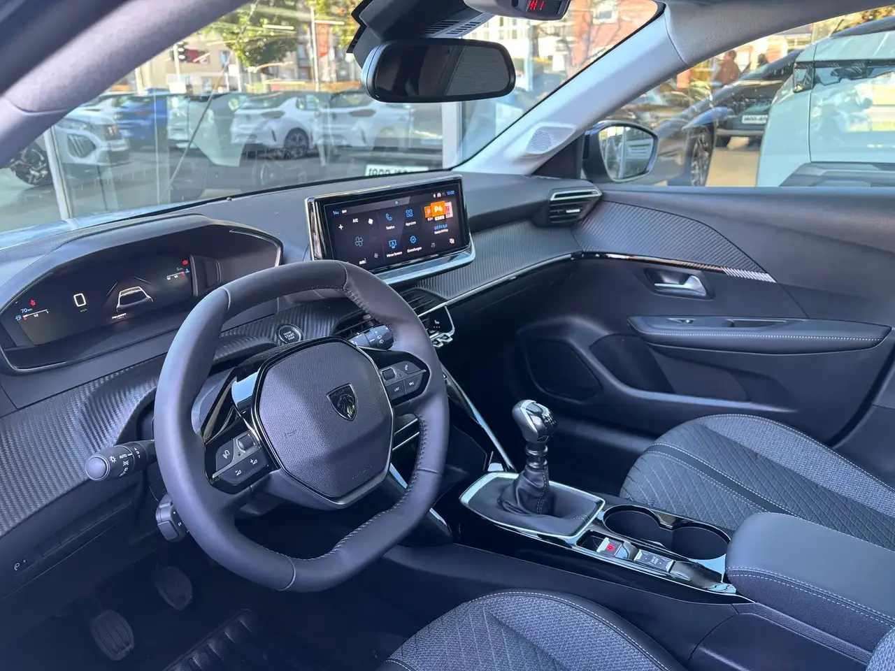 Peugeot 208 6