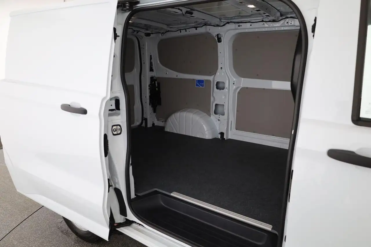 Volkswagen T7 Transporter 12