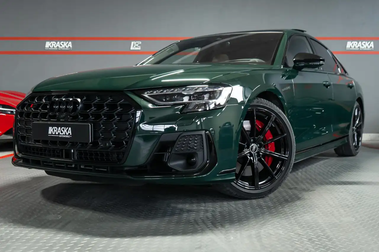 Audi S8 2