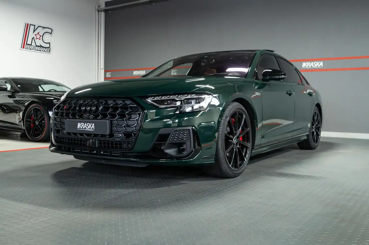 Audi S8 3