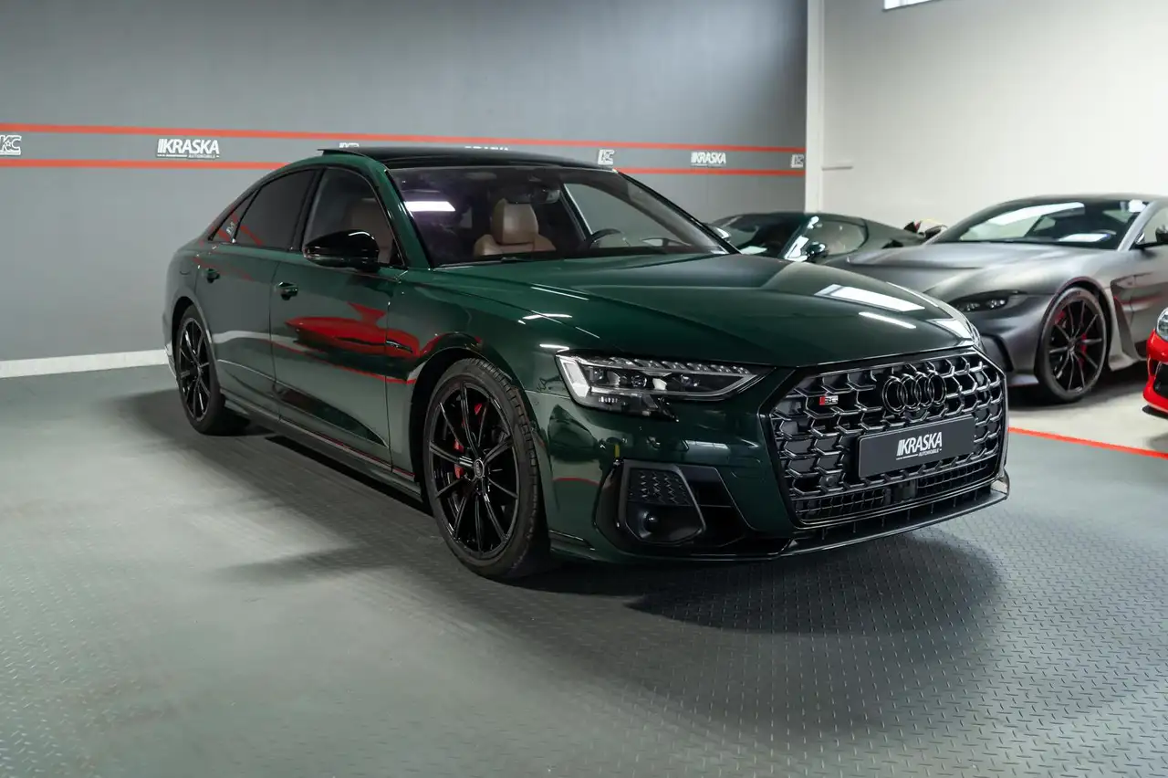 Audi S8 5