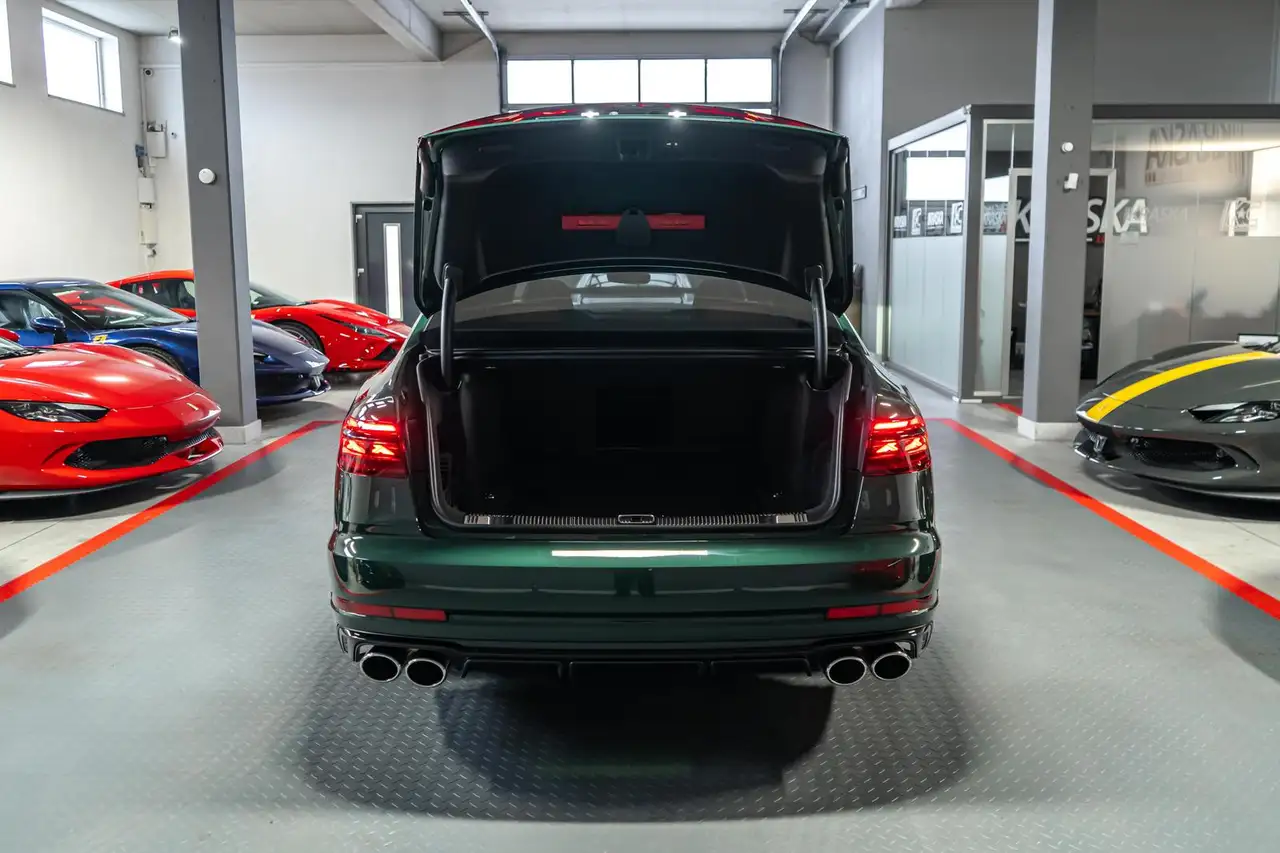 Audi S8 9
