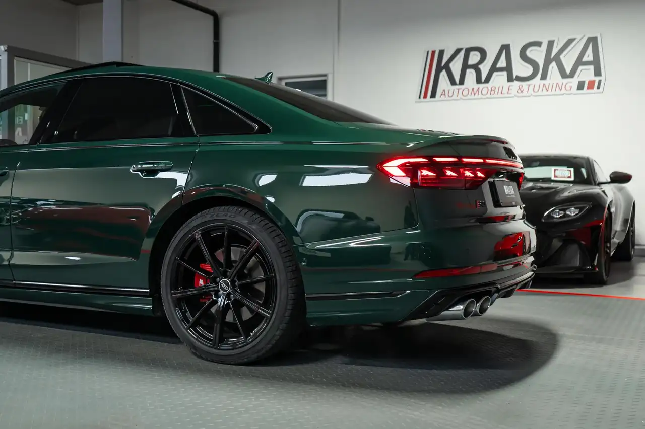 Audi S8 11