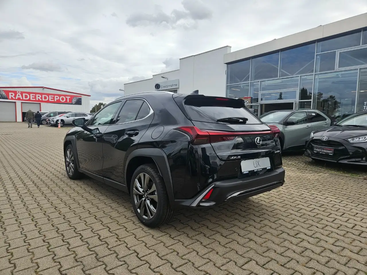 Lexus UX 6