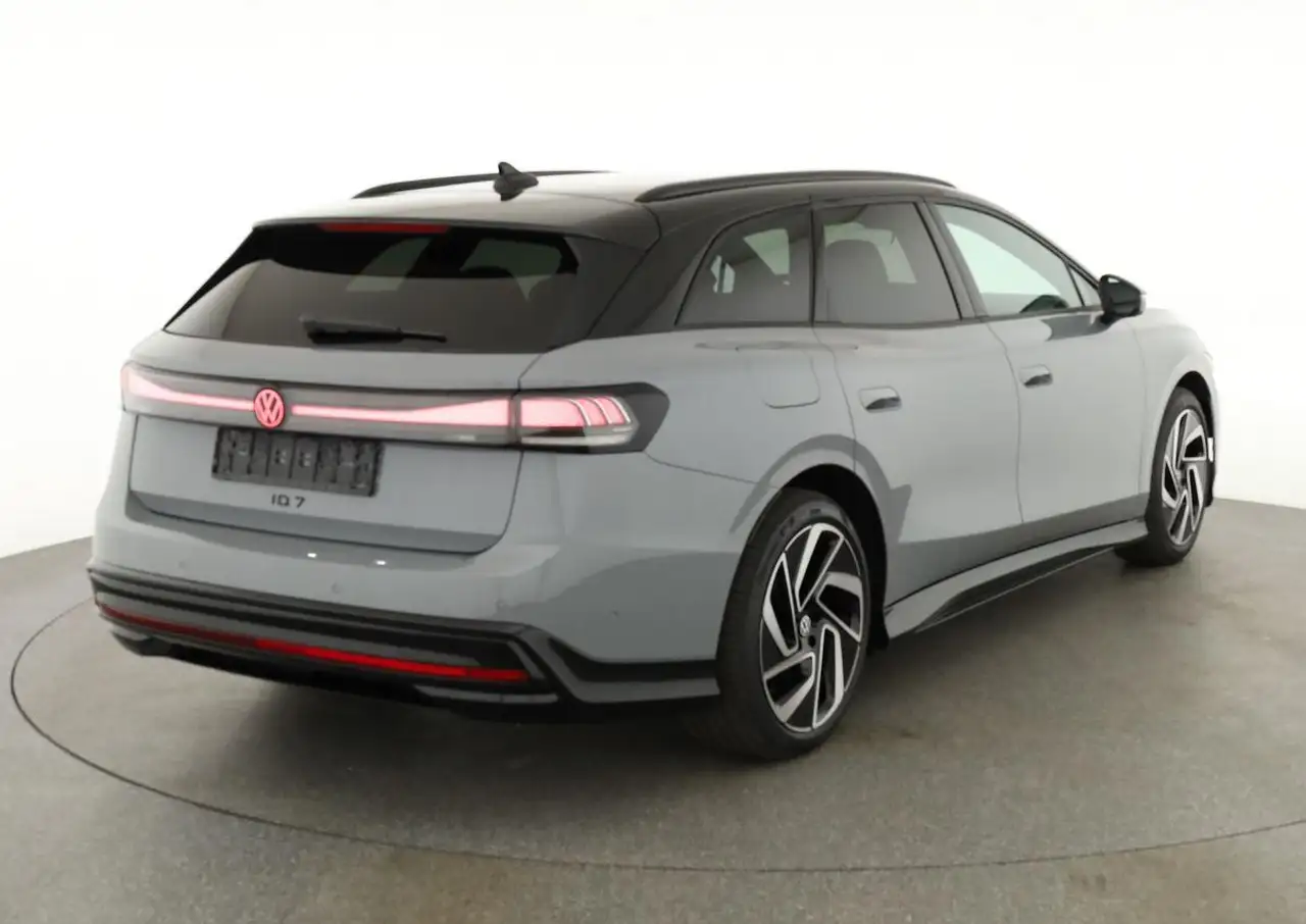 Volkswagen ID.7 4