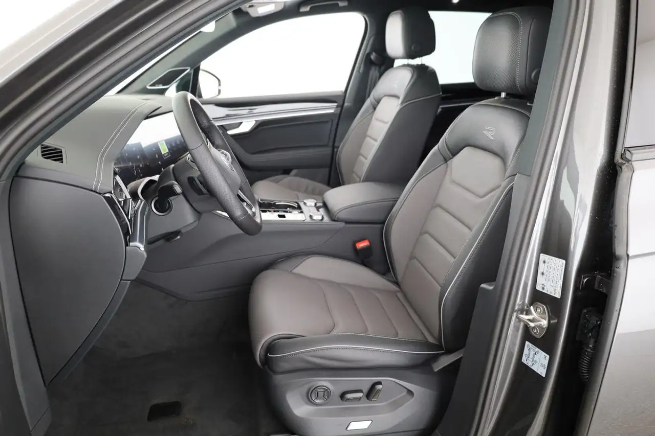 Volkswagen Touareg 13