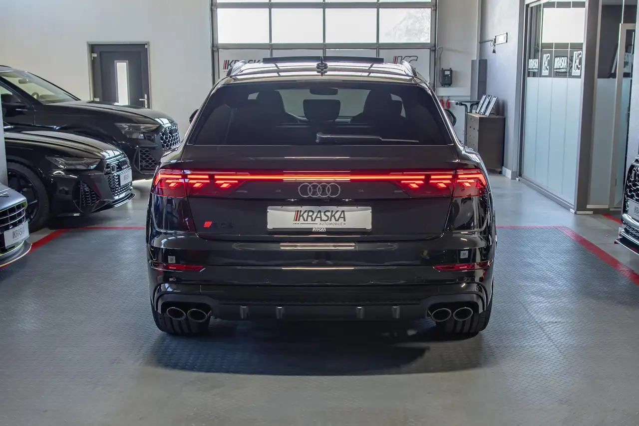 Audi SQ8 10