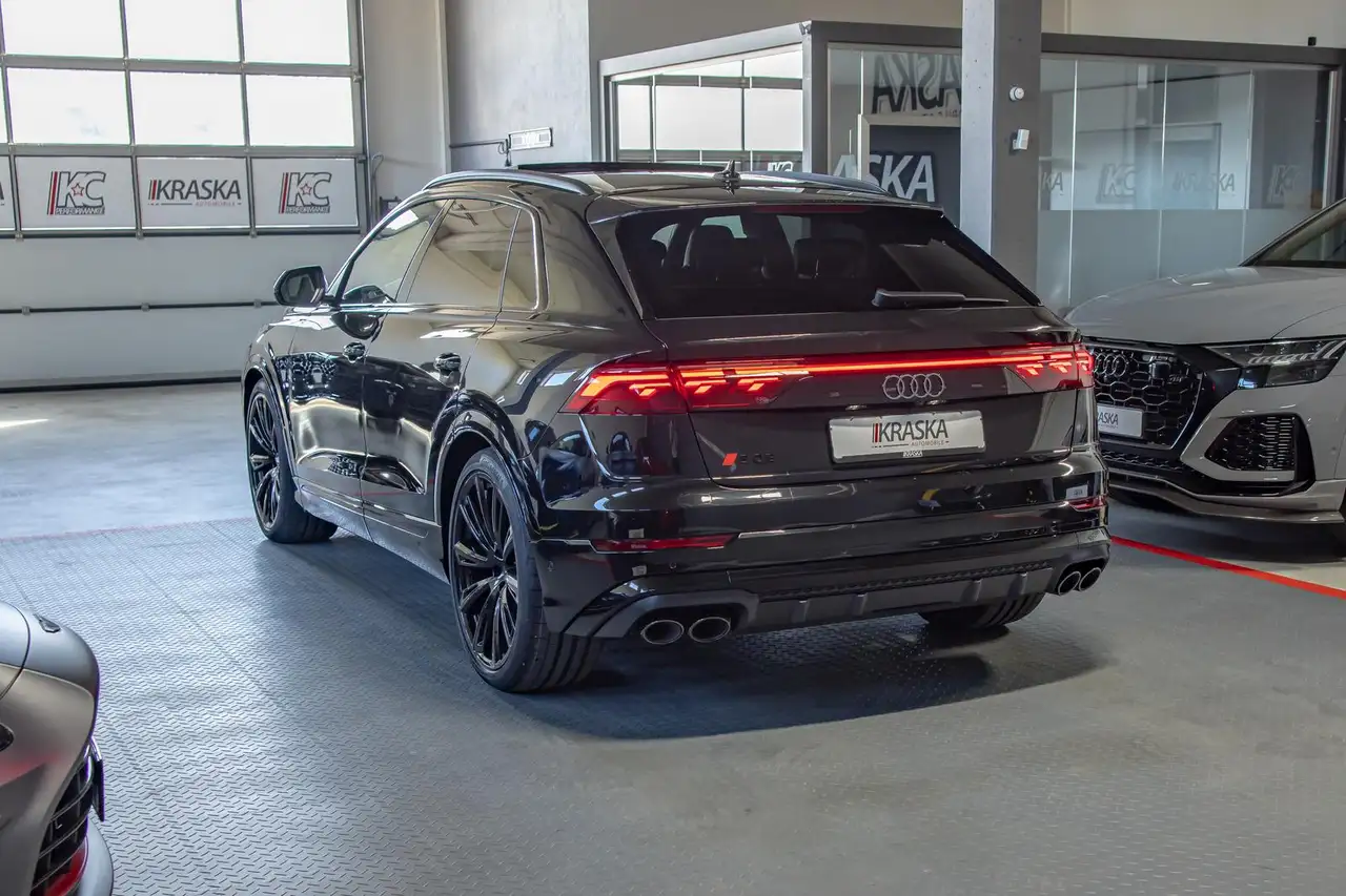 Audi SQ8 11
