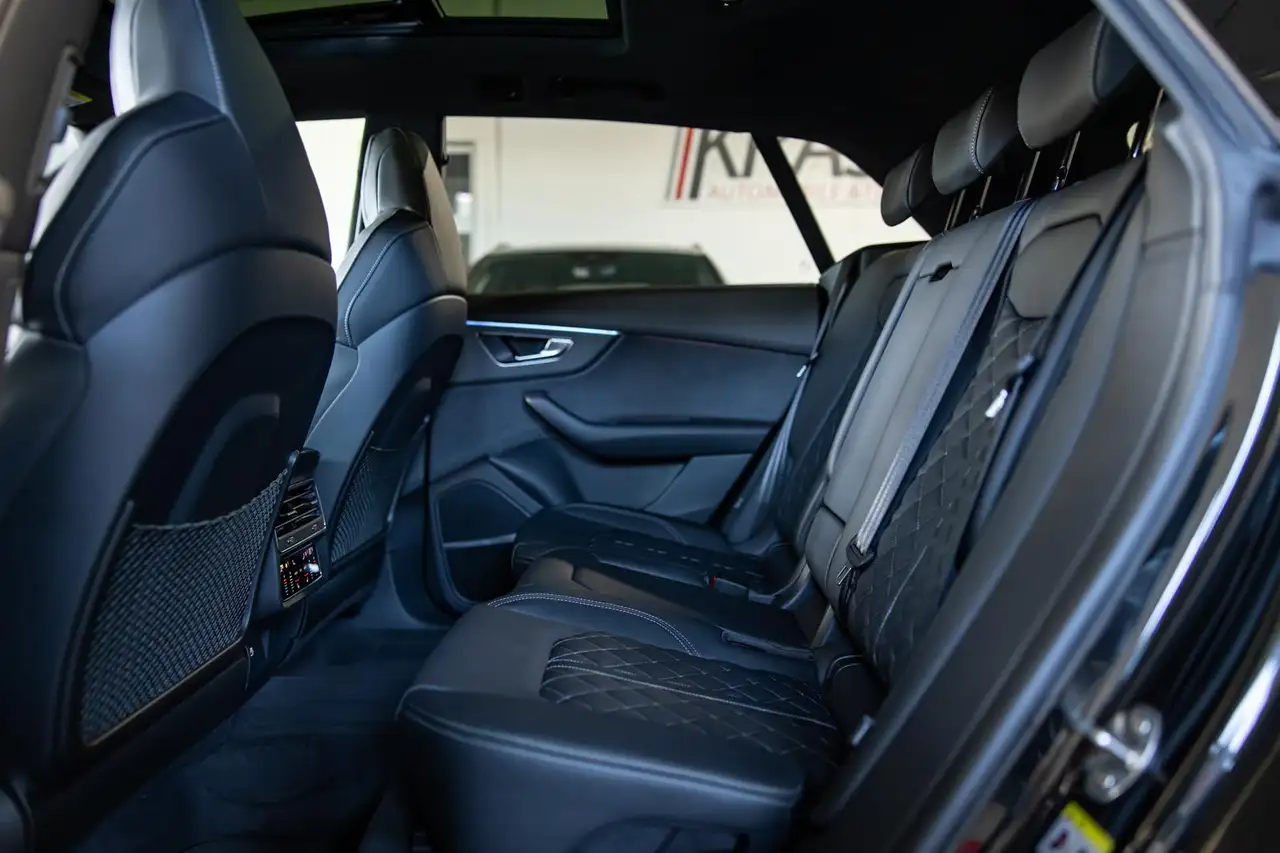 Audi SQ8 15