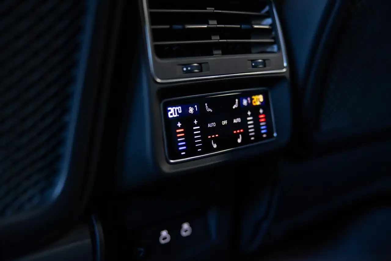 Audi SQ8 16