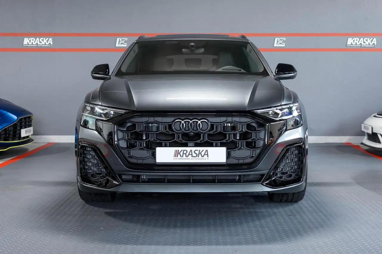 Audi SQ8 3