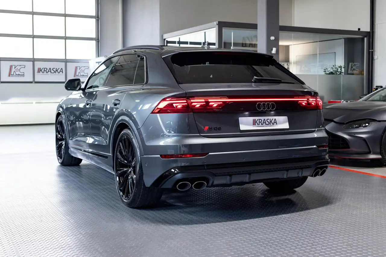 Audi SQ8 9