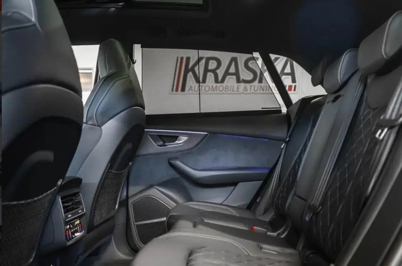 Audi SQ8 14