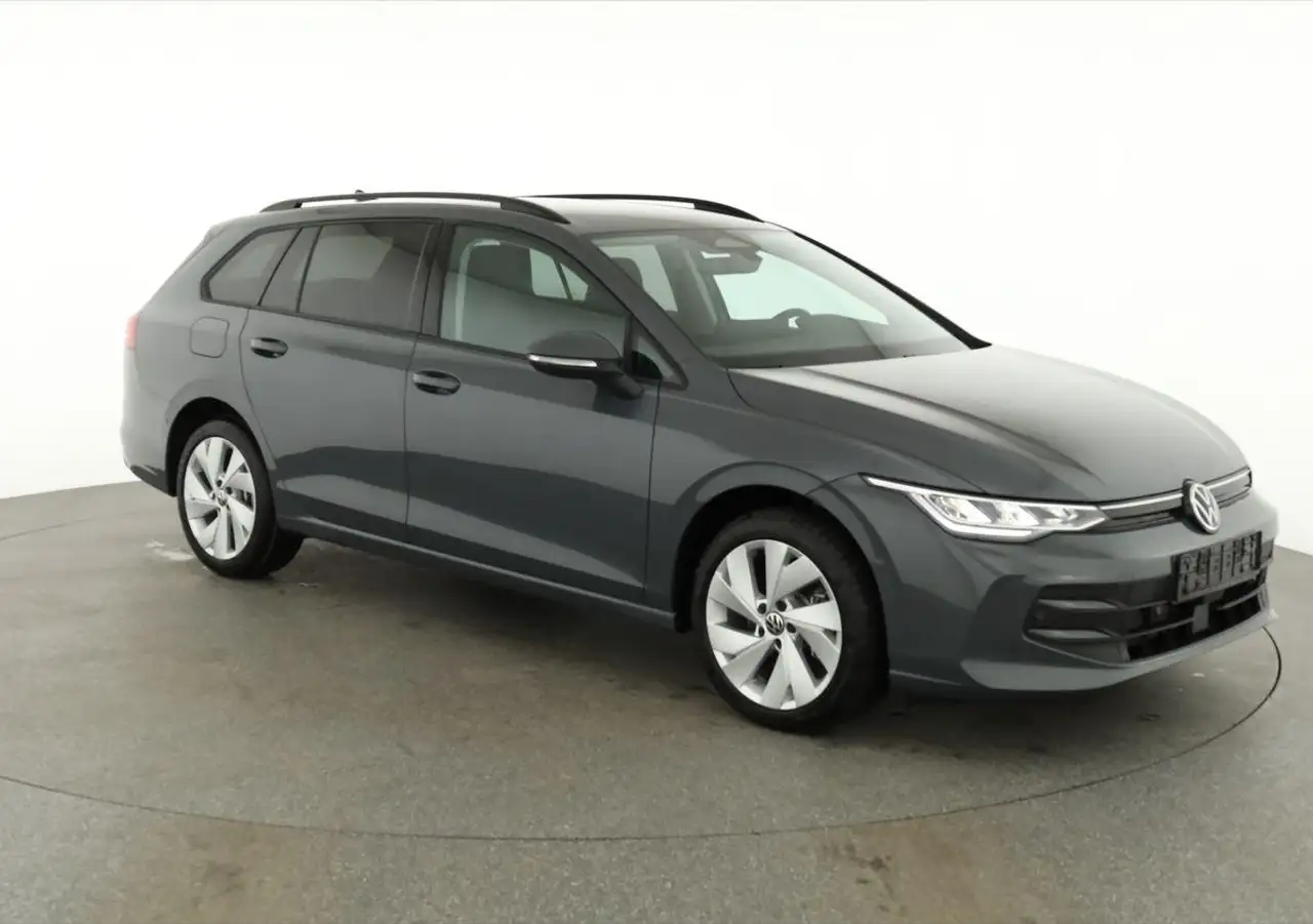 Volkswagen Golf VIII 3