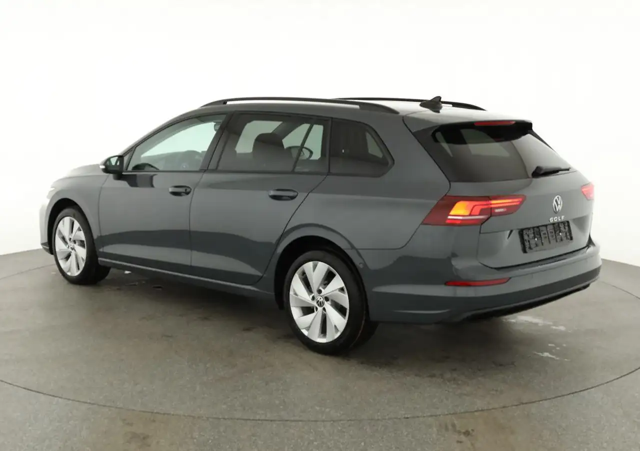 Volkswagen Golf VIII 5