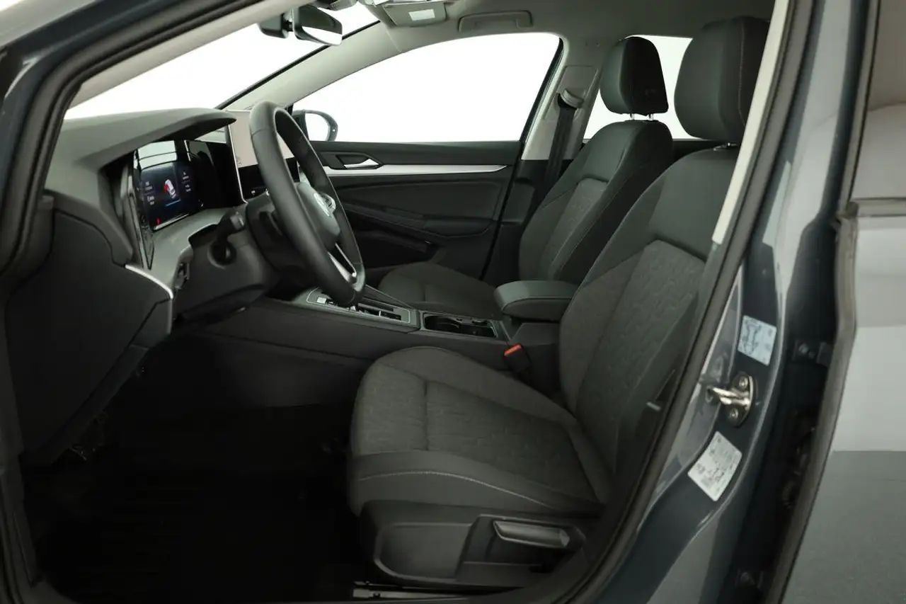 Volkswagen Golf VIII 11