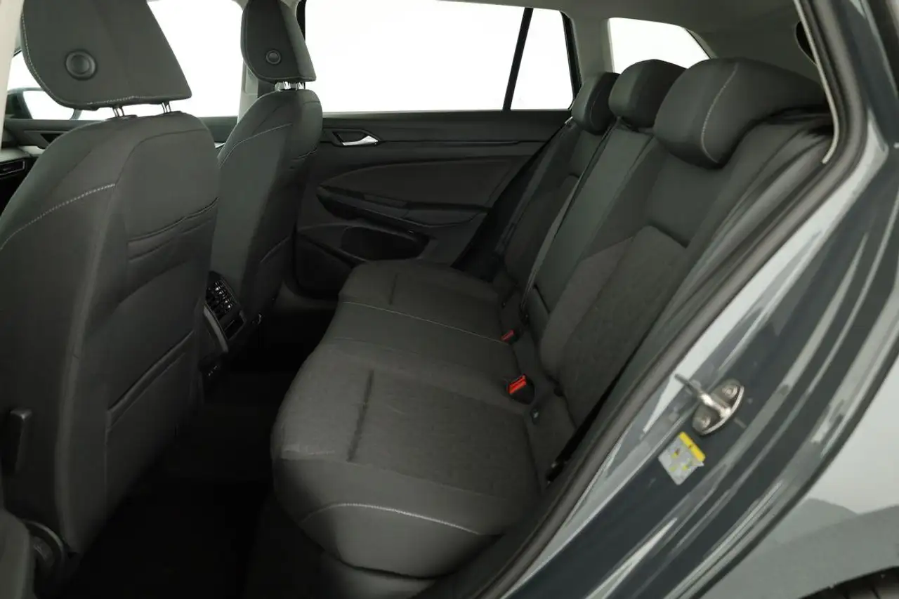 Volkswagen Golf VIII 12