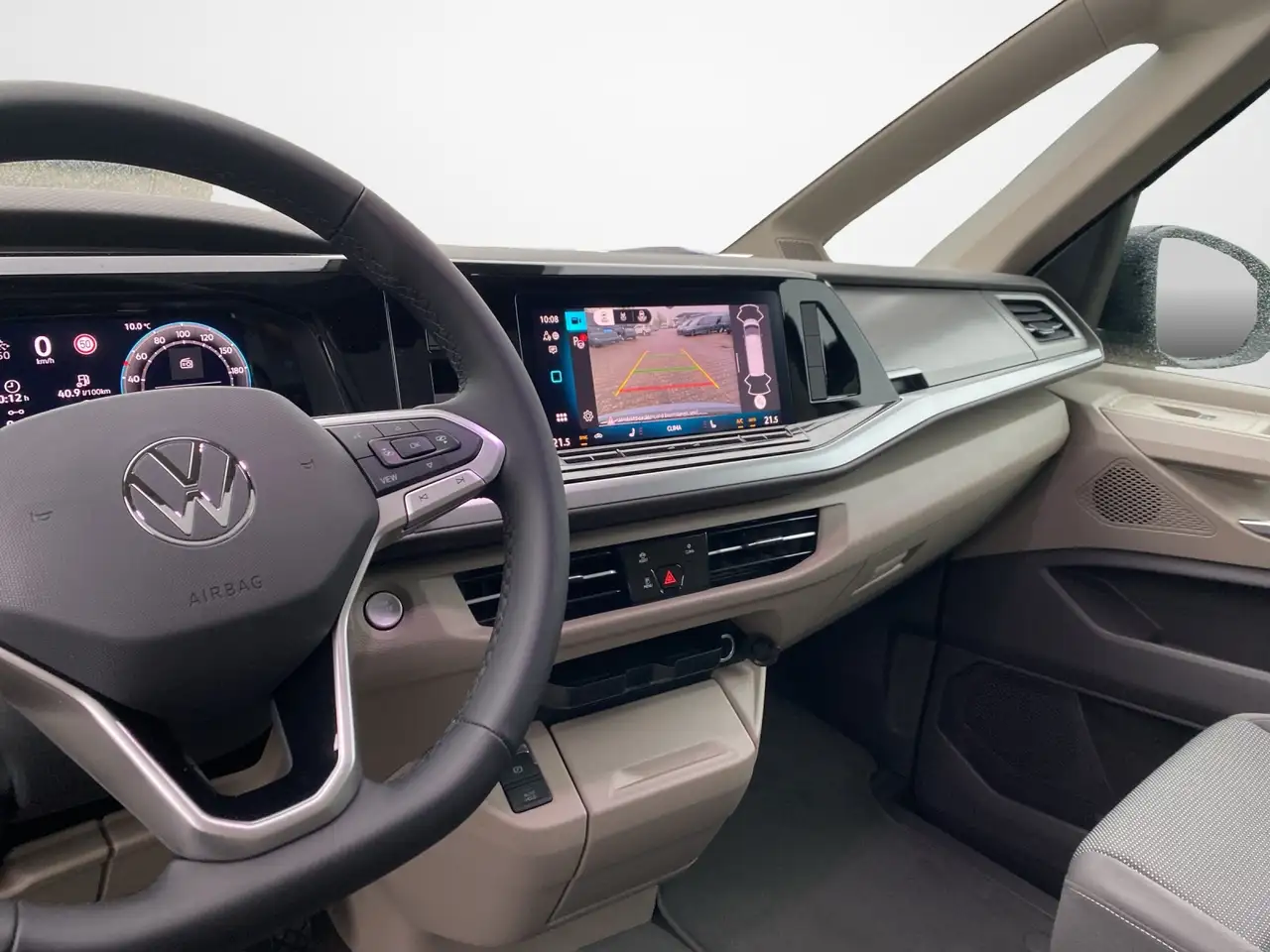 Volkswagen T7 Multivan 11