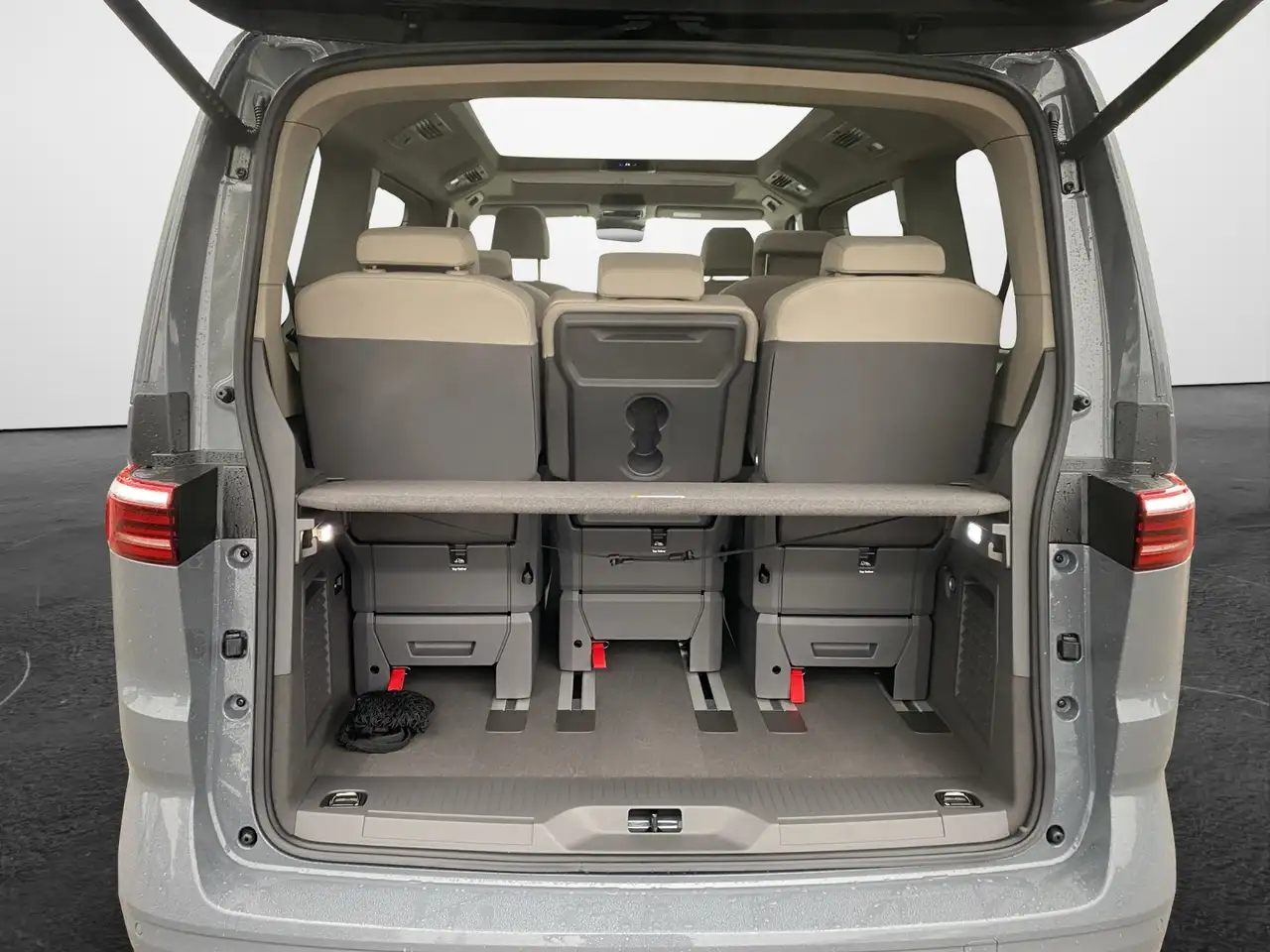 Volkswagen T7 Multivan 13
