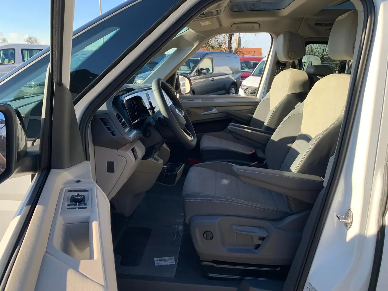 Volkswagen T7 Multivan 7