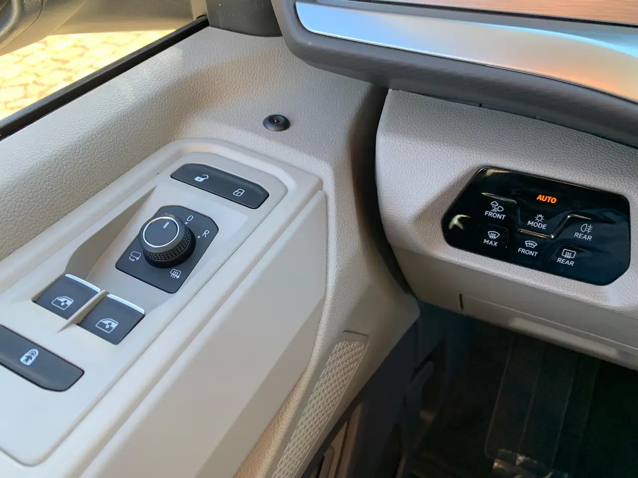 Volkswagen T7 Multivan 8