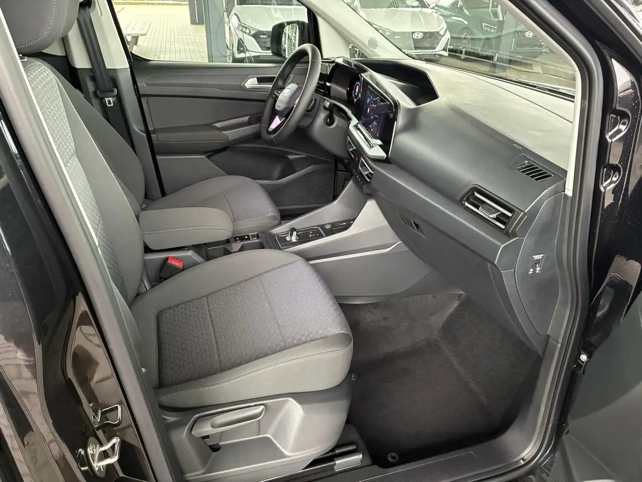 Ford Grand 9