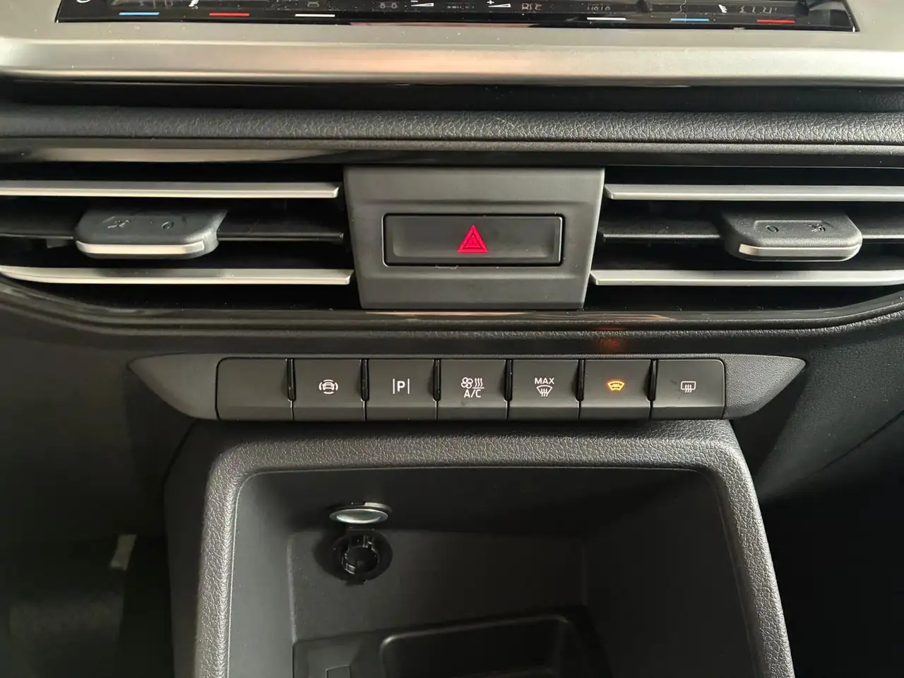 Ford Grand 16