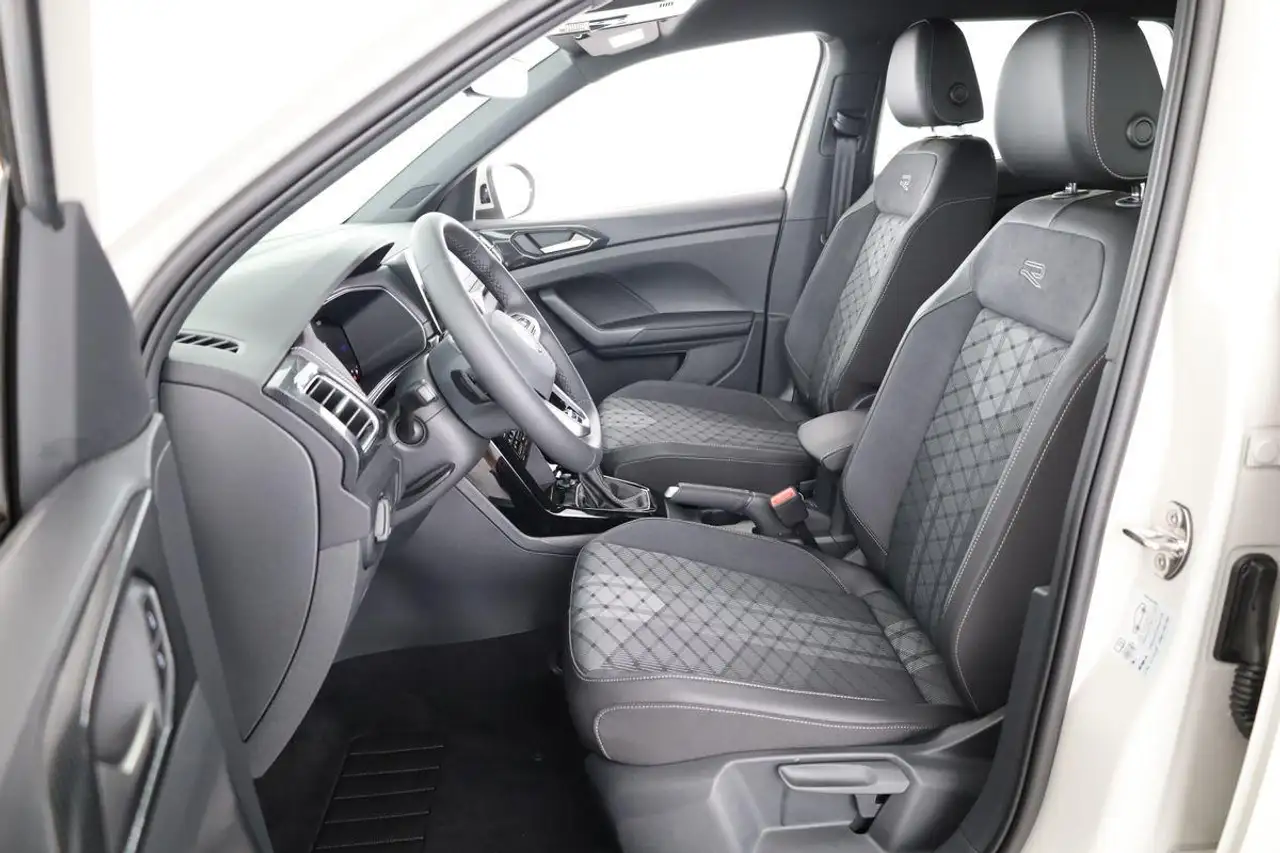 Volkswagen T-Cross 11