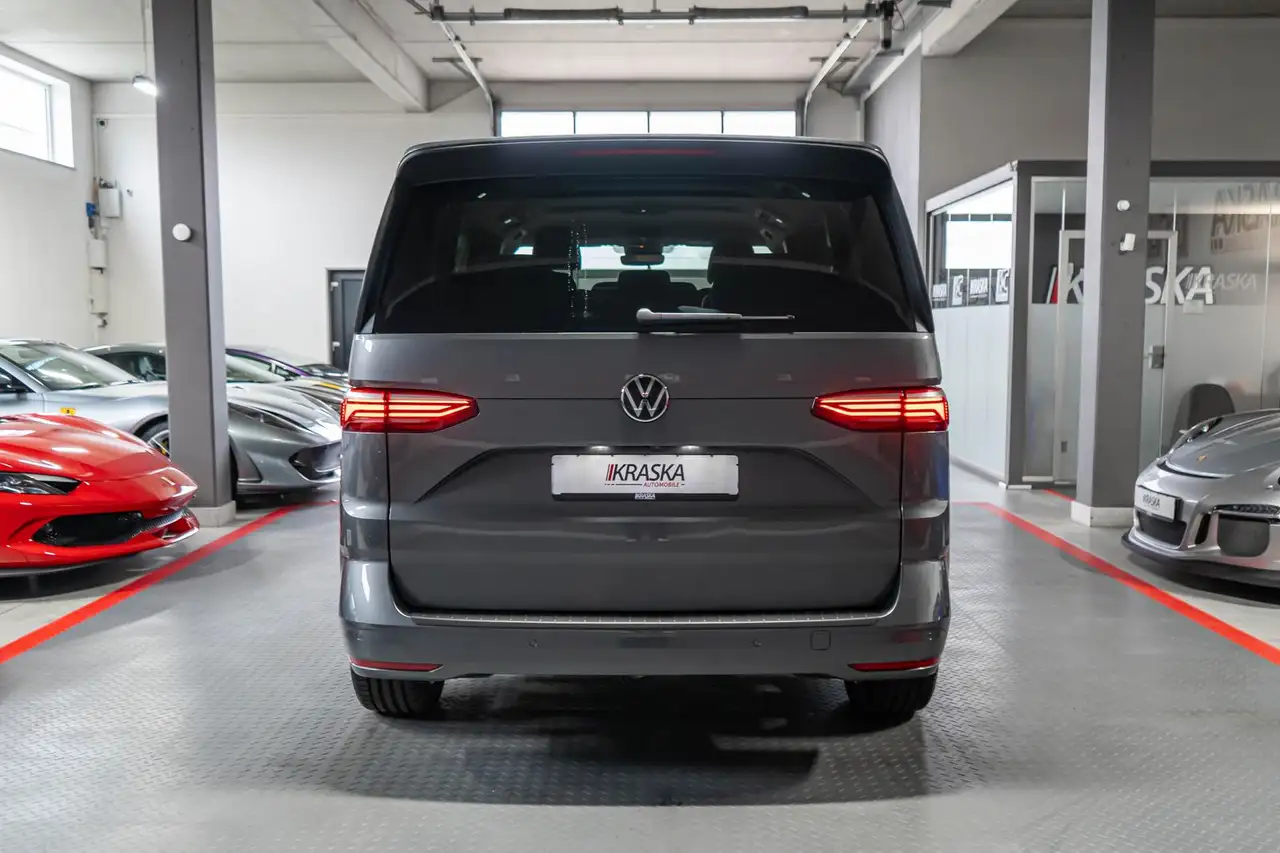 Volkswagen T7 Multivan 8
