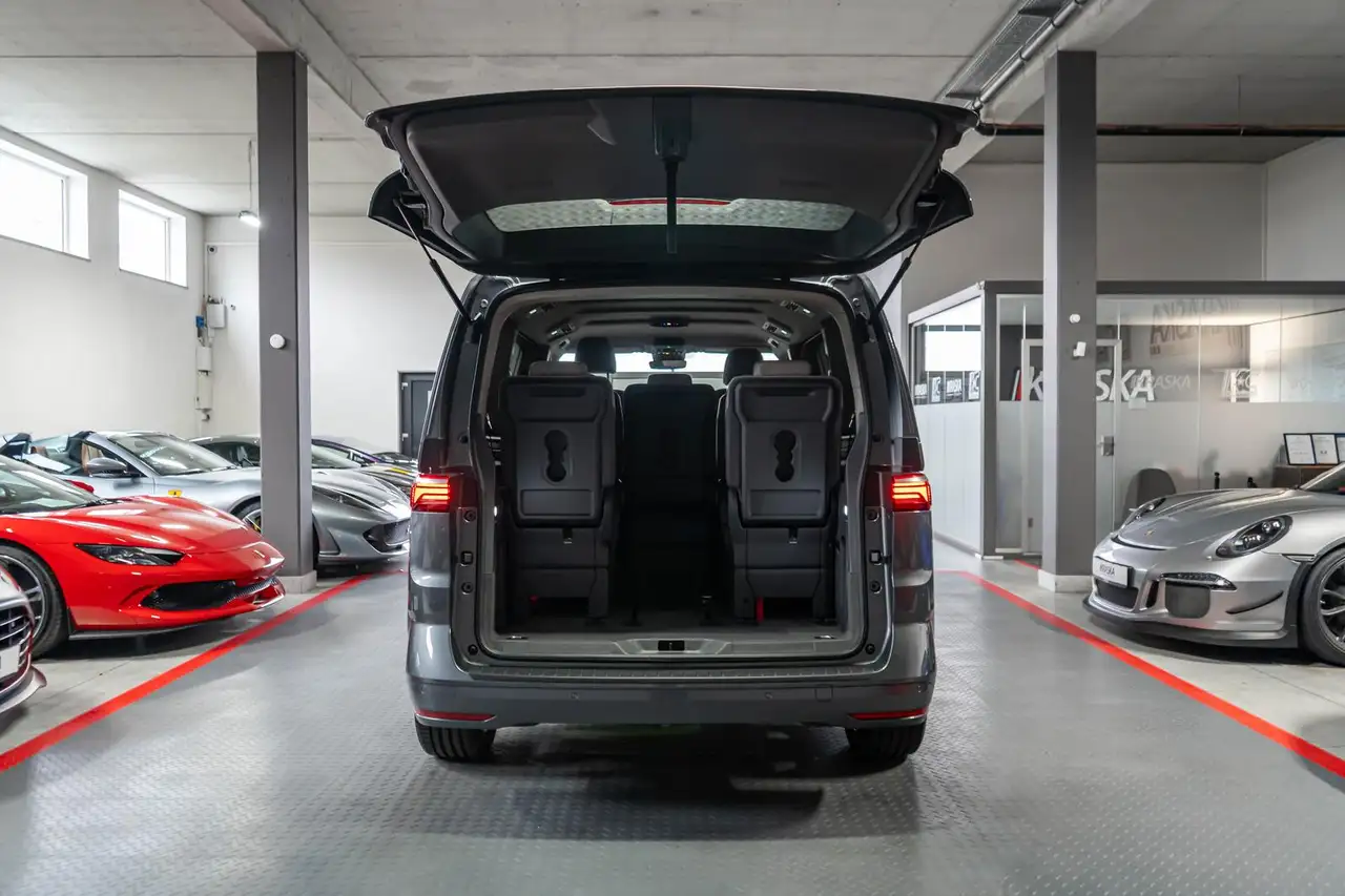 Volkswagen T7 Multivan 9