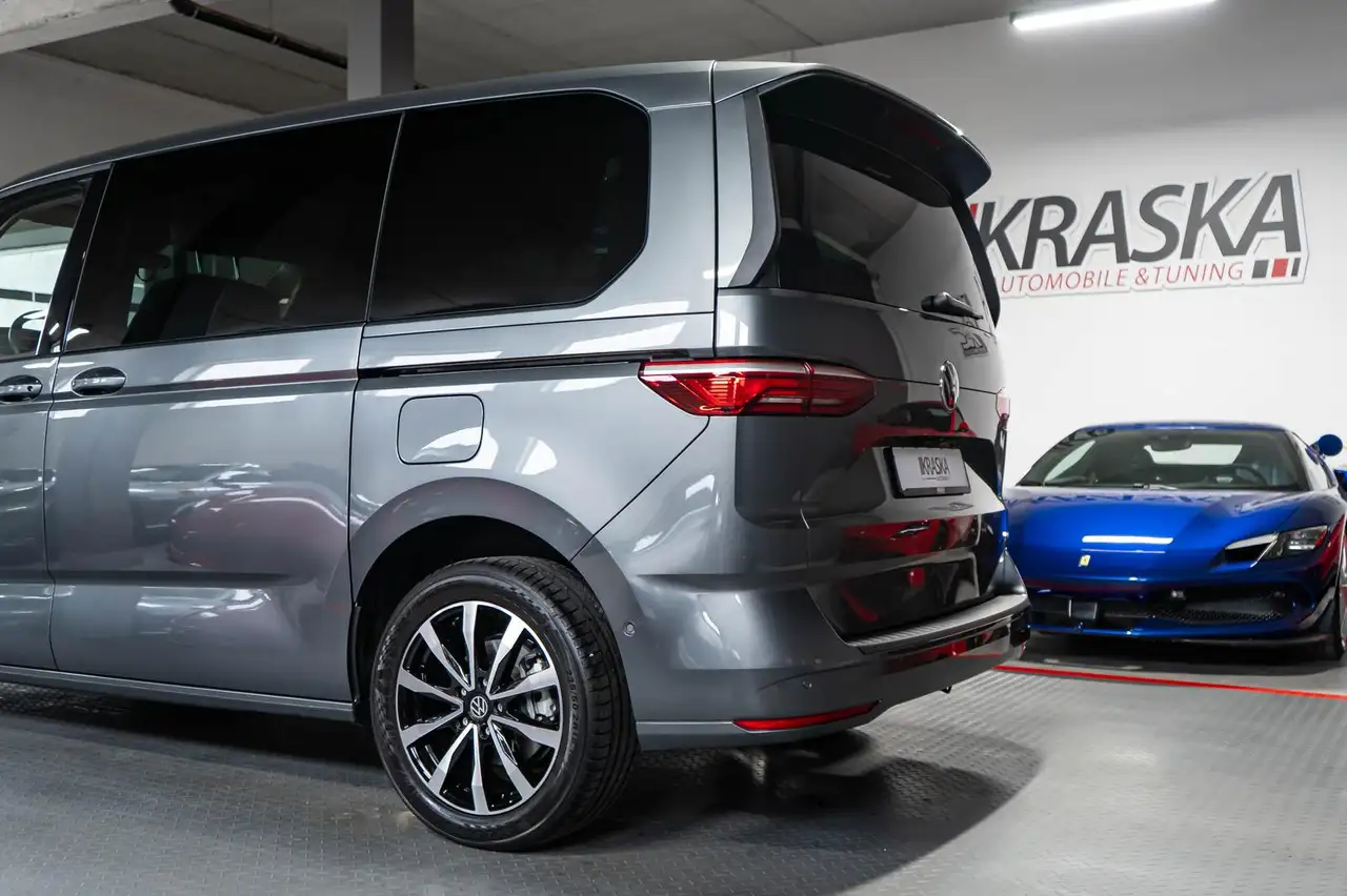 Volkswagen T7 Multivan 11