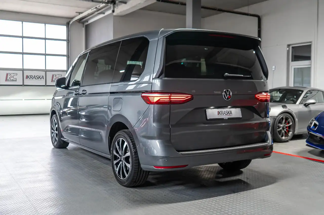 Volkswagen T7 Multivan 12
