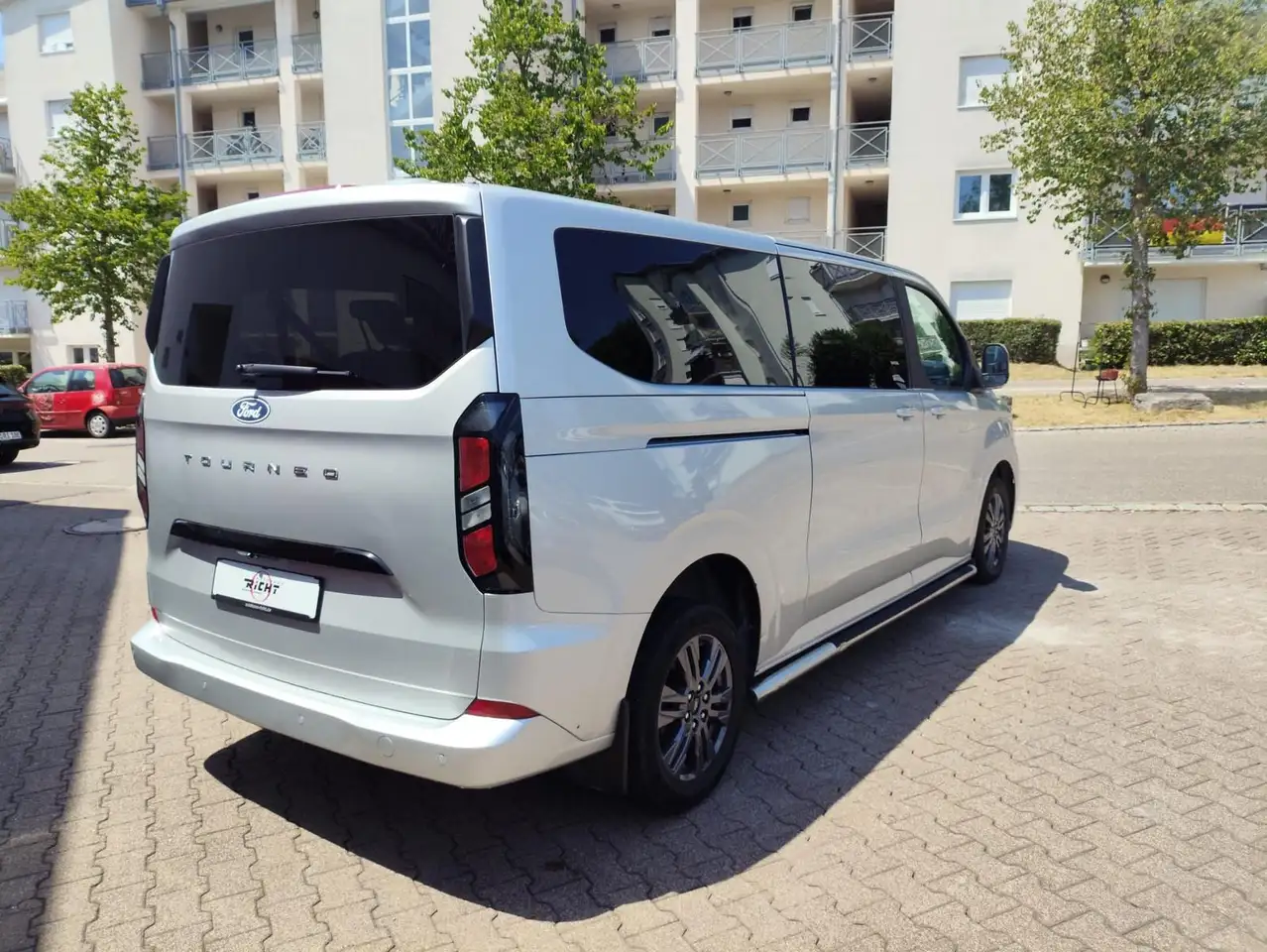 Ford Tourneo 4