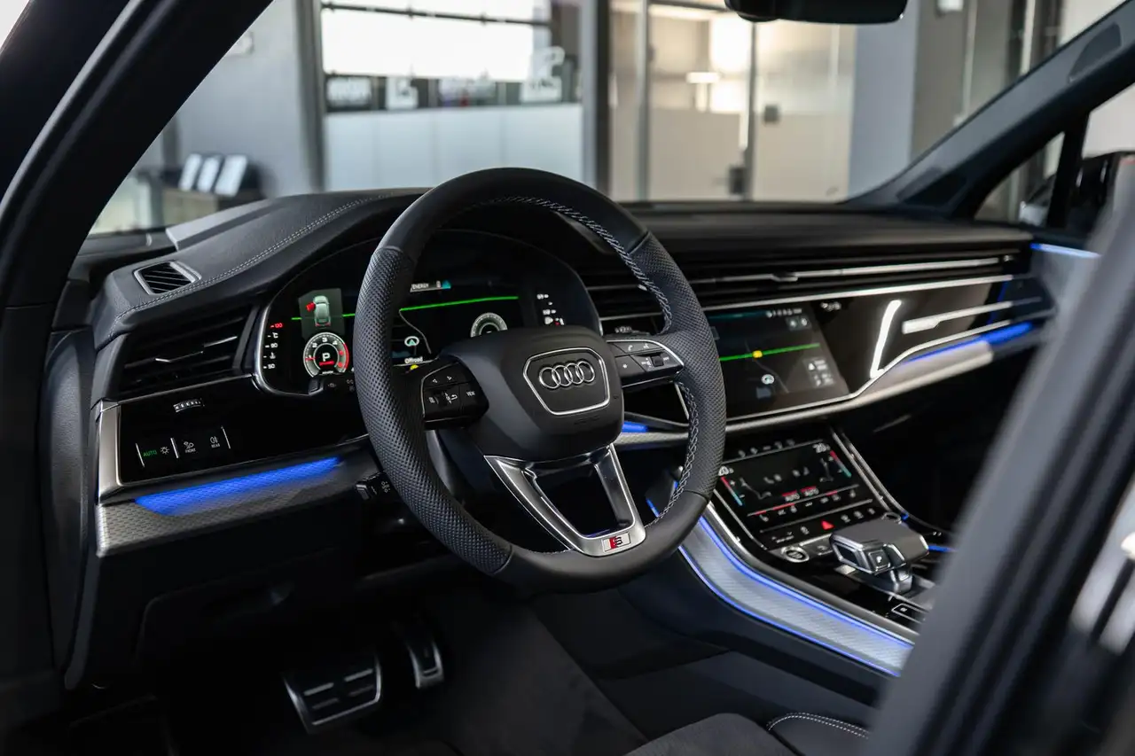 Audi Q7 50 12