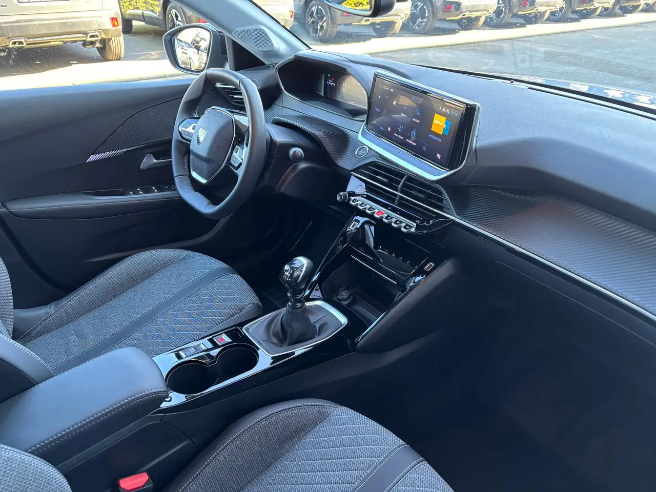 Peugeot 208 6