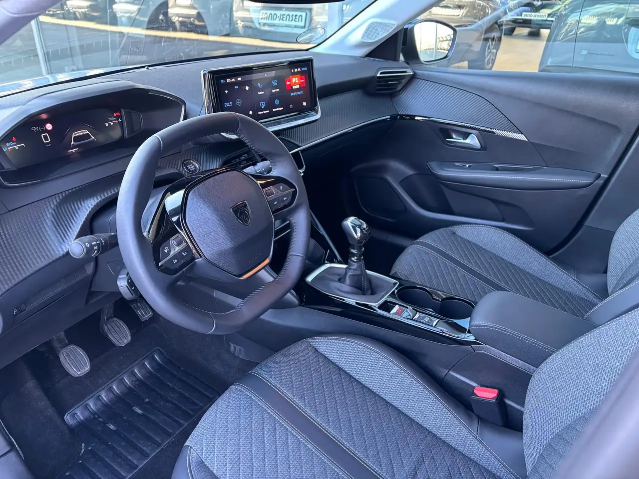 Peugeot 208 7