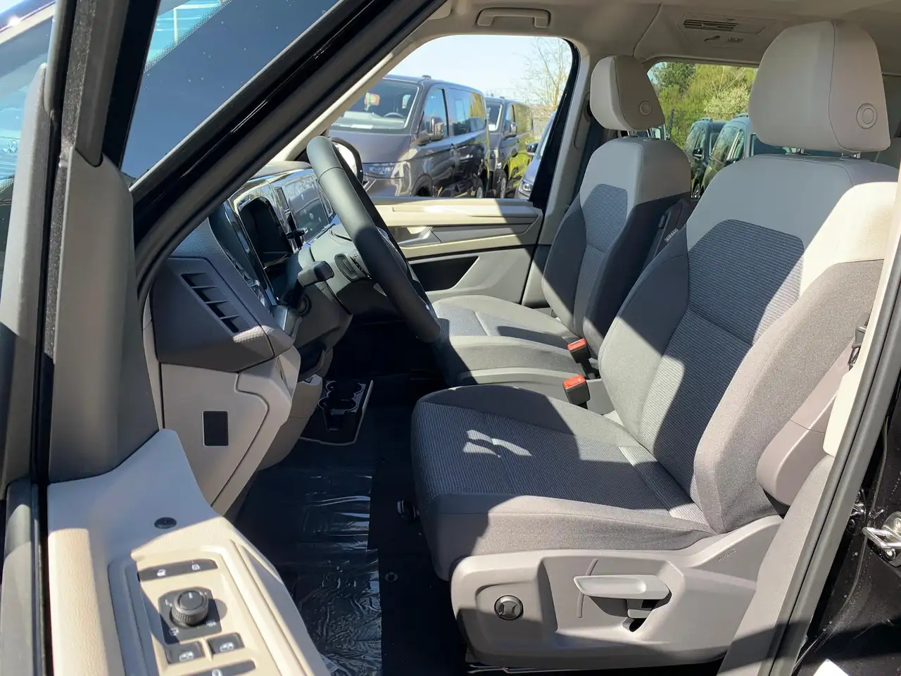 Volkswagen T7 Multivan 7
