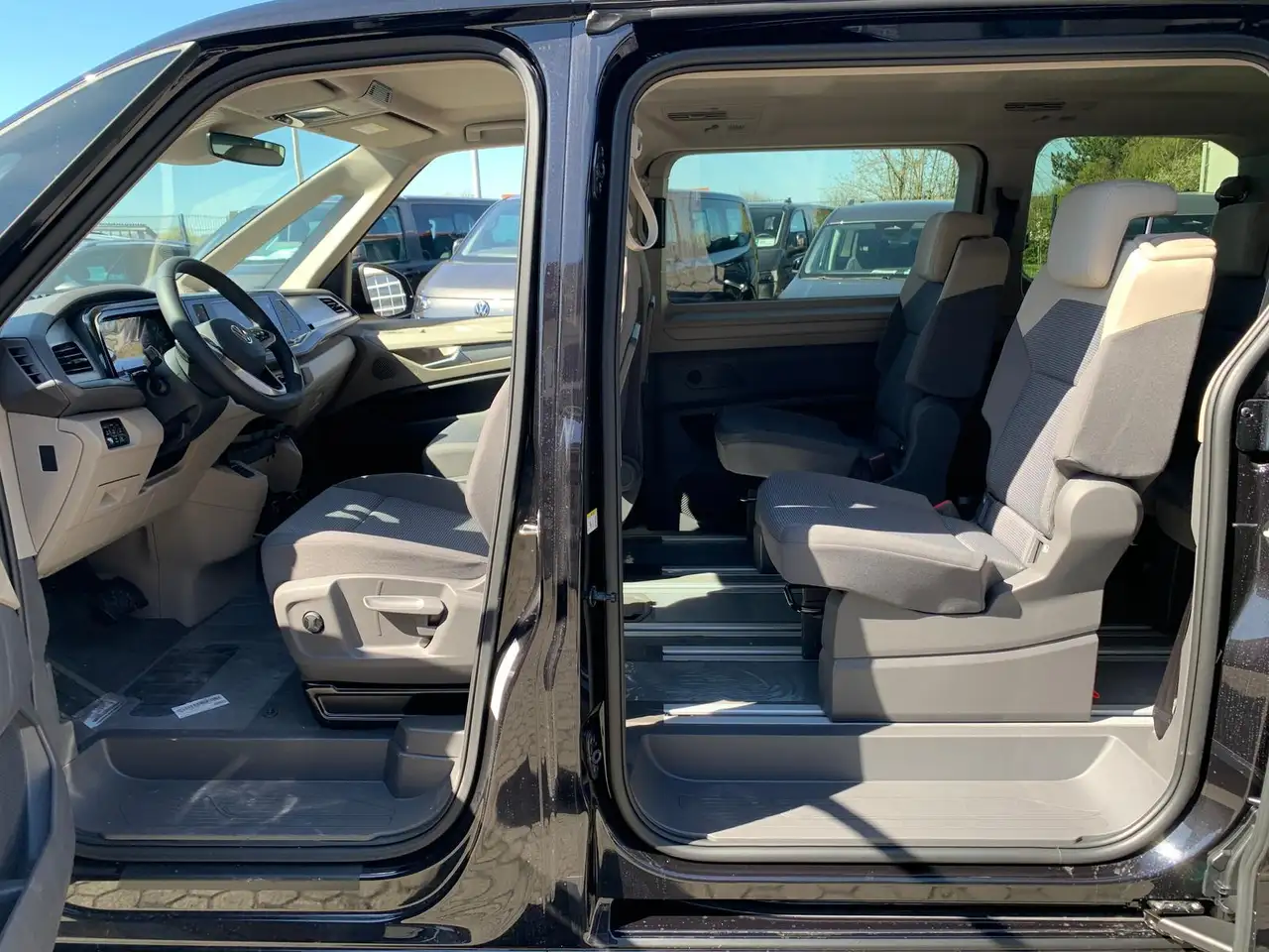 Volkswagen T7 Multivan 8