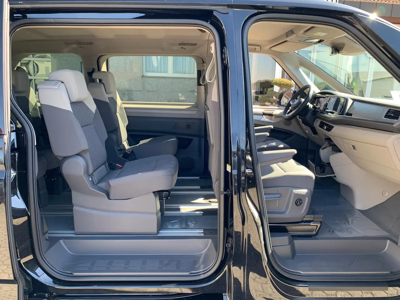 Volkswagen T7 Multivan 10